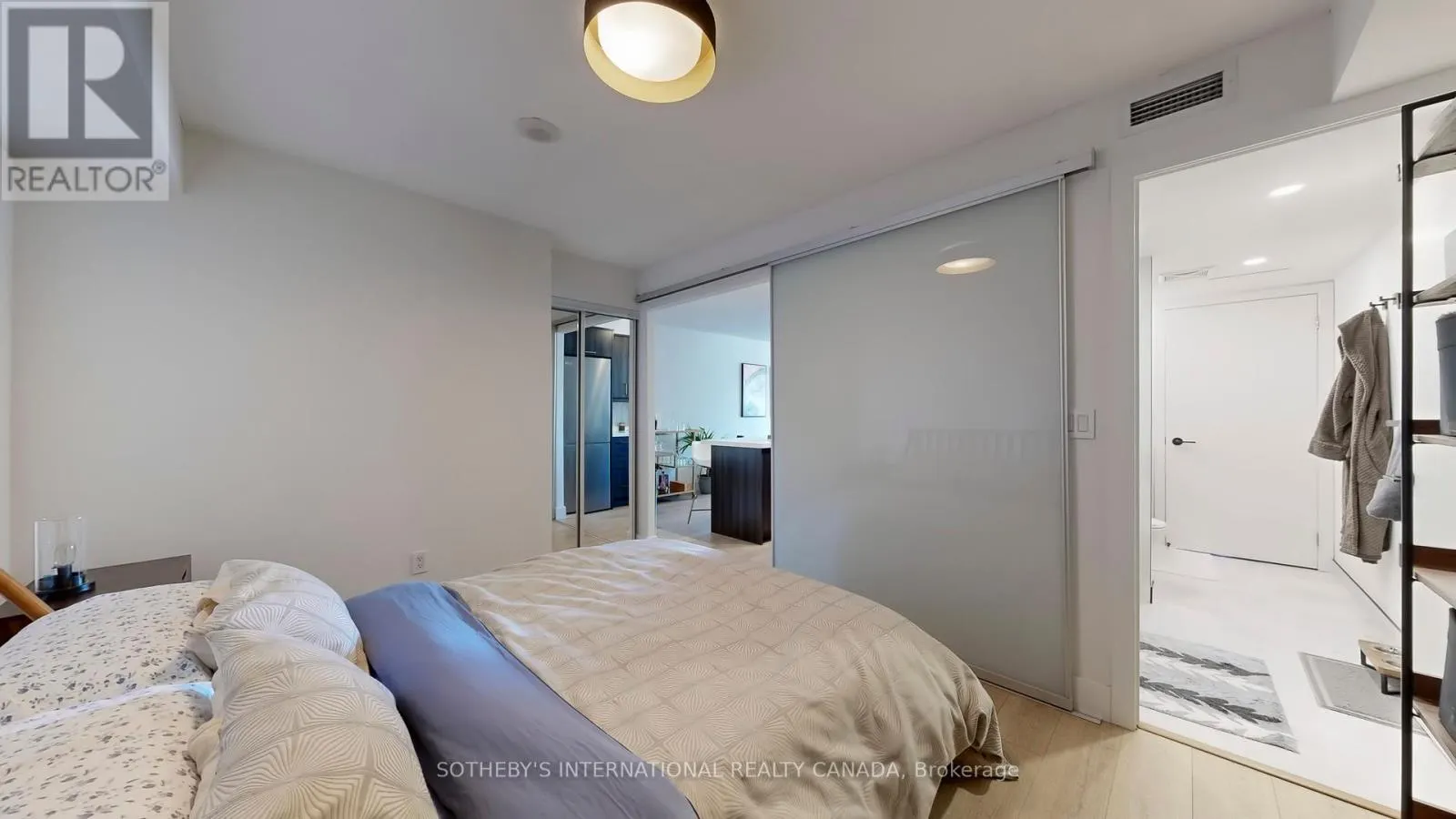 1123 - 38 JOE SHUSTER WAY