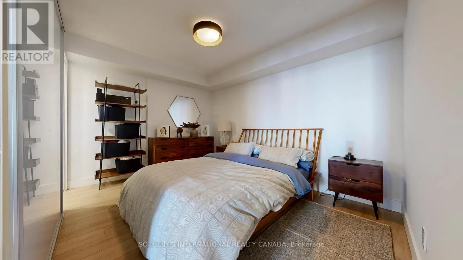 1123 - 38 JOE SHUSTER WAY