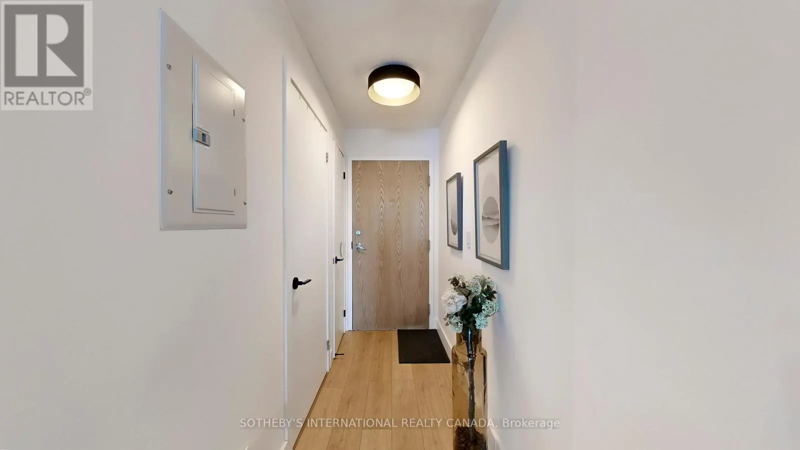 1123 - 38 JOE SHUSTER WAY