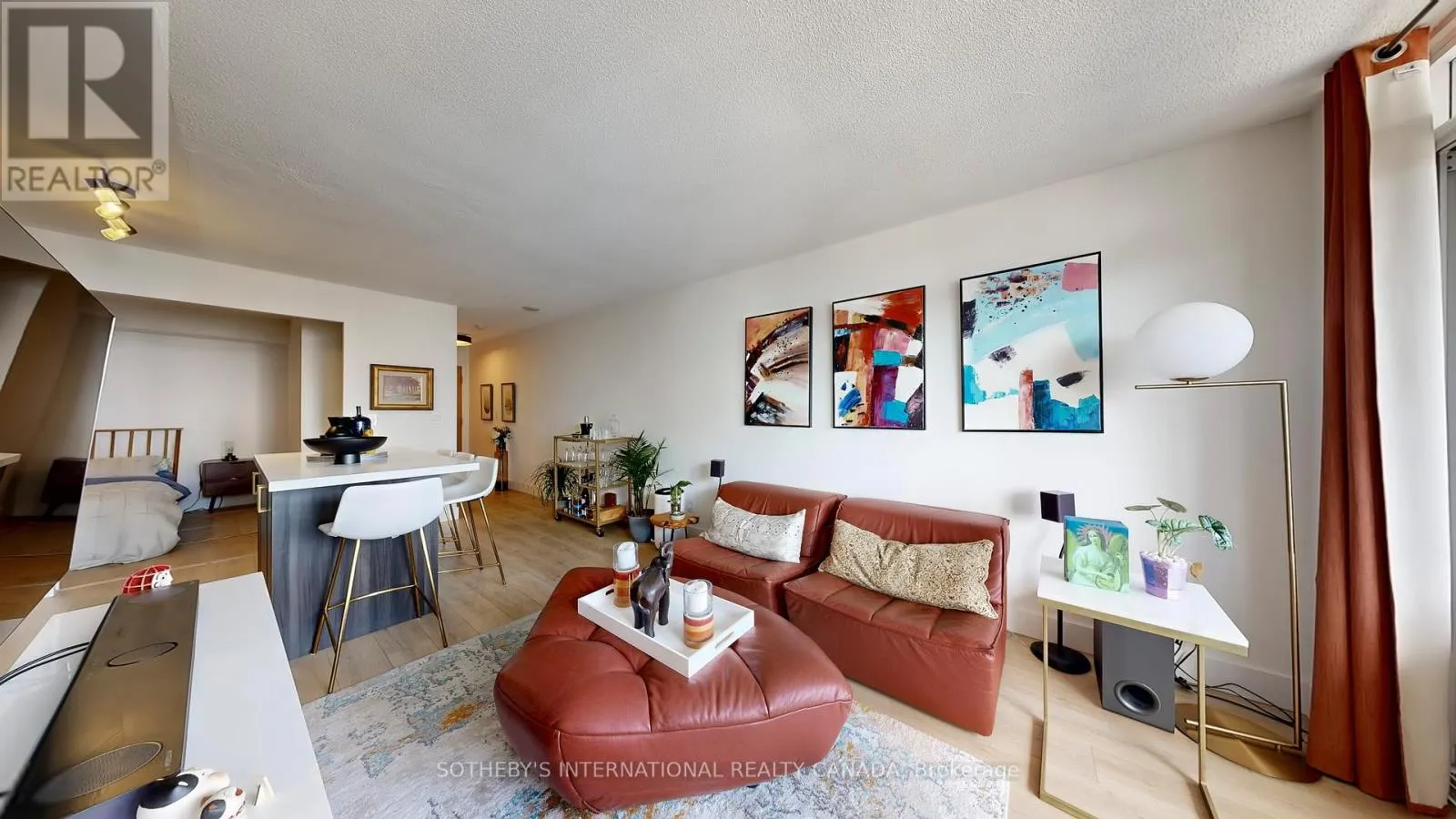 1123 - 38 JOE SHUSTER WAY