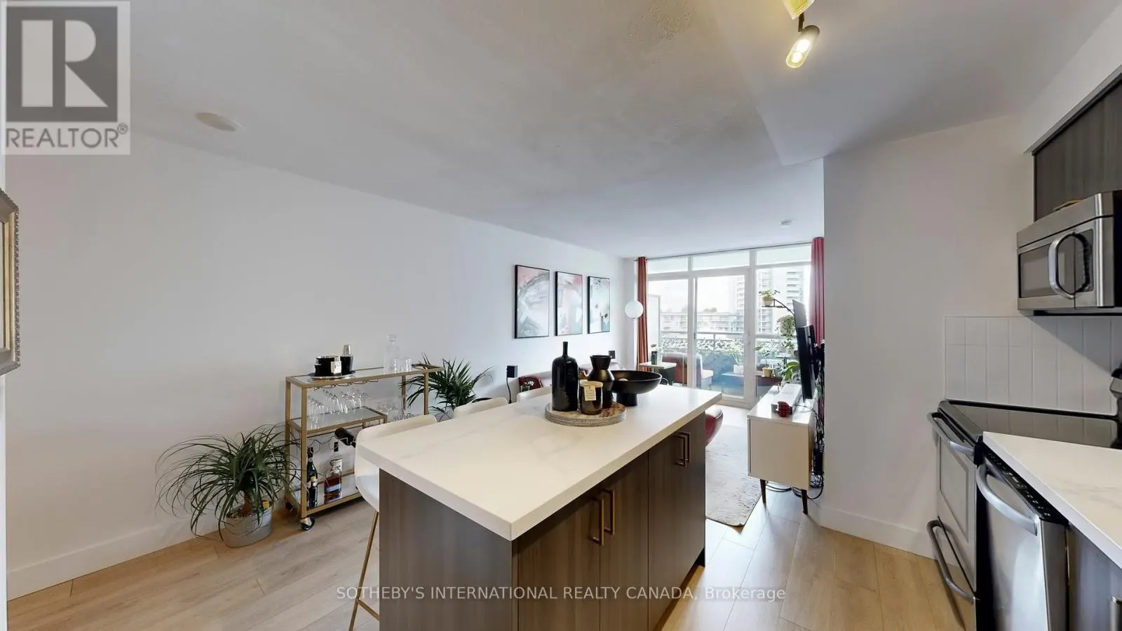 1123 - 38 JOE SHUSTER WAY