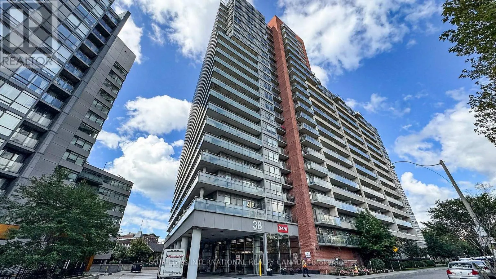 1123 - 38 JOE SHUSTER WAY