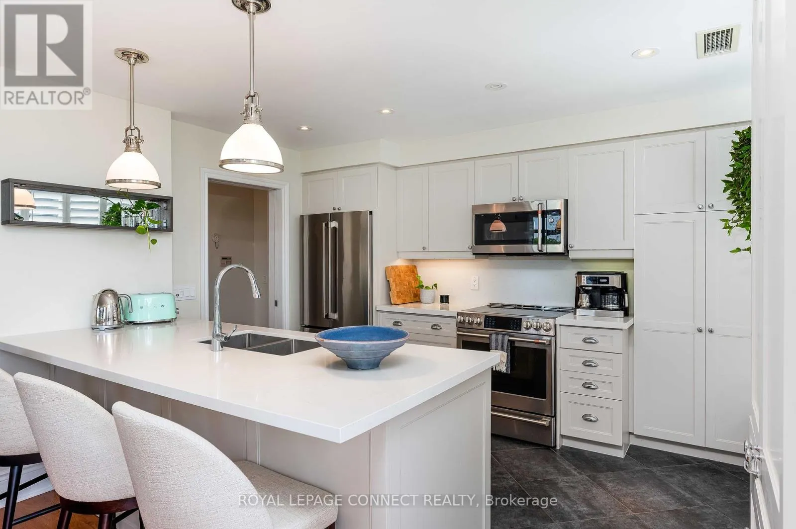 403 - 1101 LESLIE STREET
