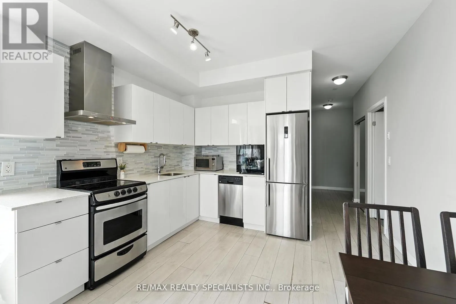 401 - 51 EAST LIBERTY STREET