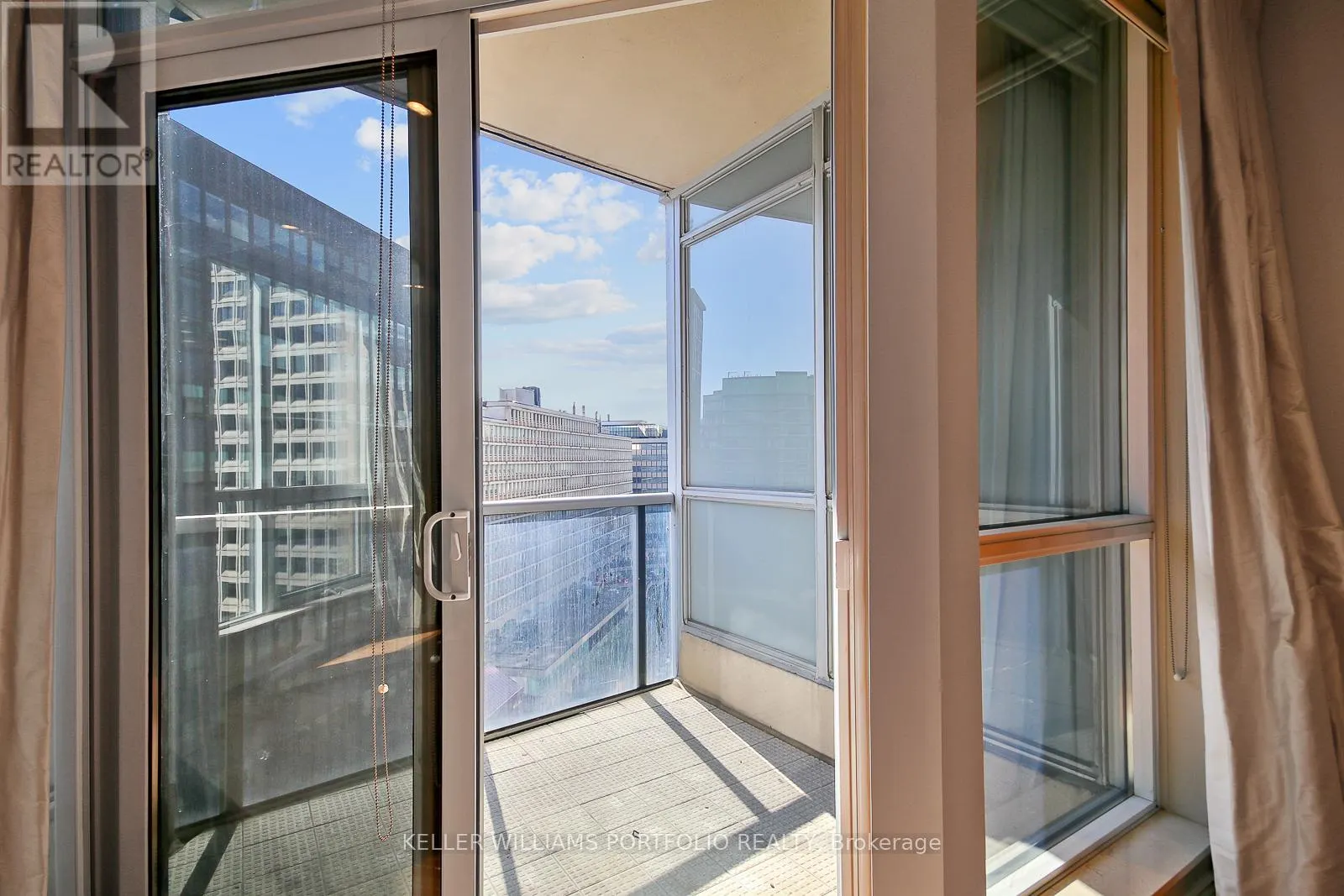 1003 - 10 BELLAIR STREET