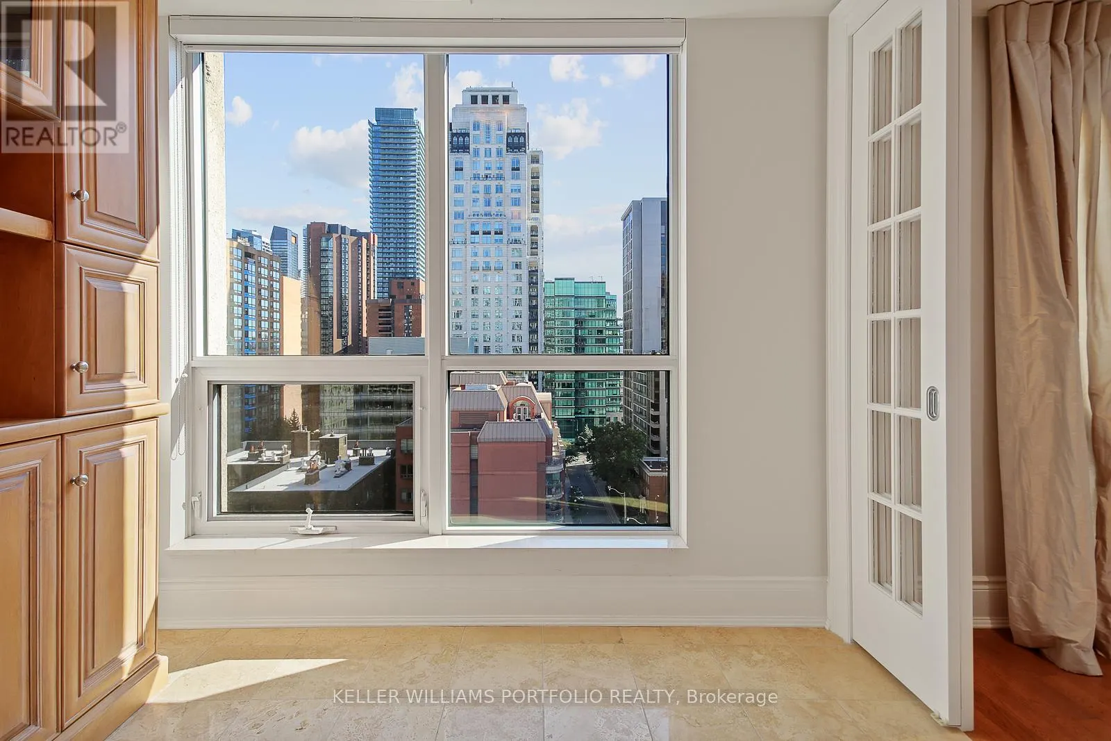 1003 - 10 BELLAIR STREET