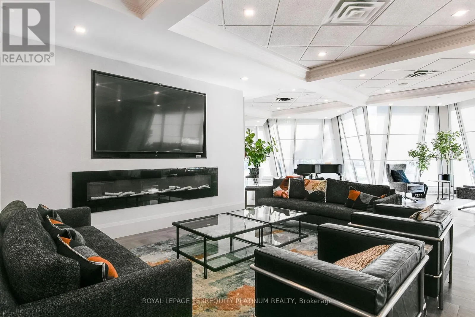 1202 - 3 CONCORDE PLACE