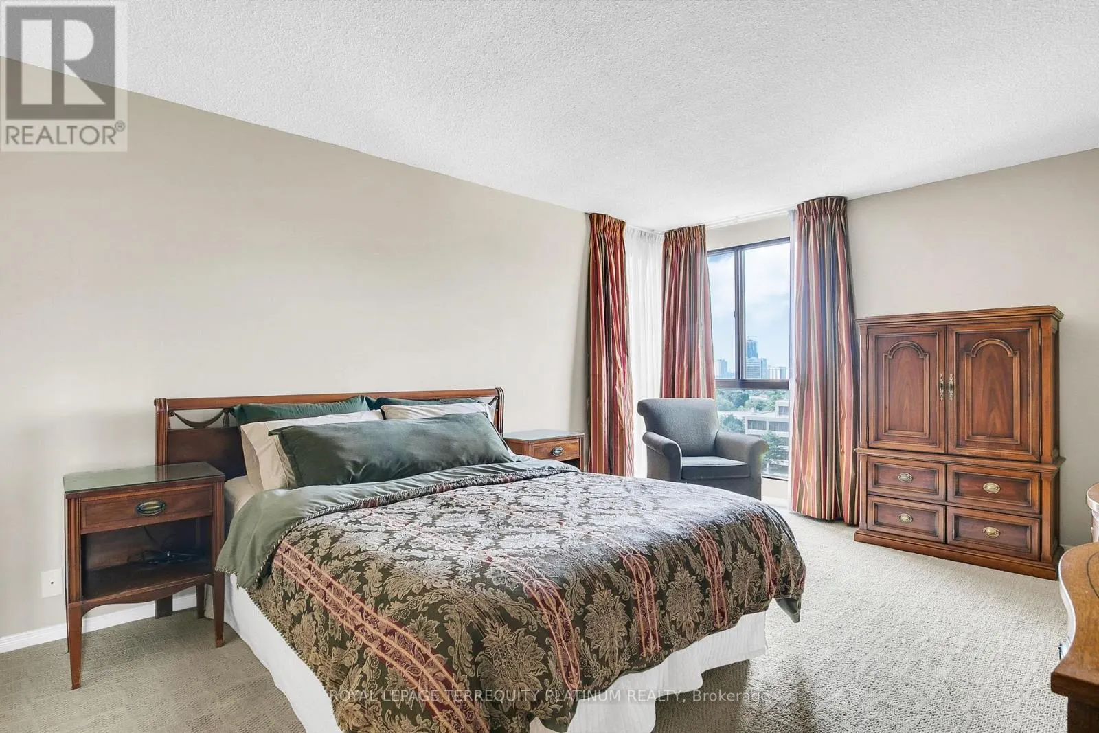 1202 - 3 CONCORDE PLACE