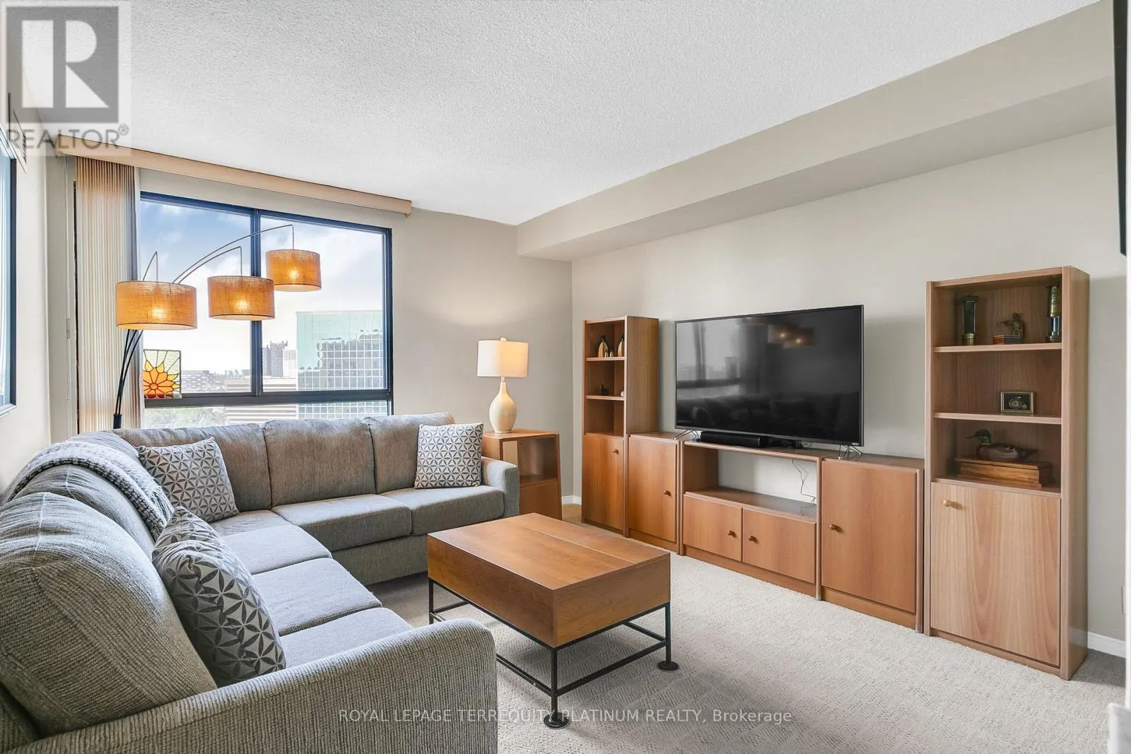 1202 - 3 CONCORDE PLACE