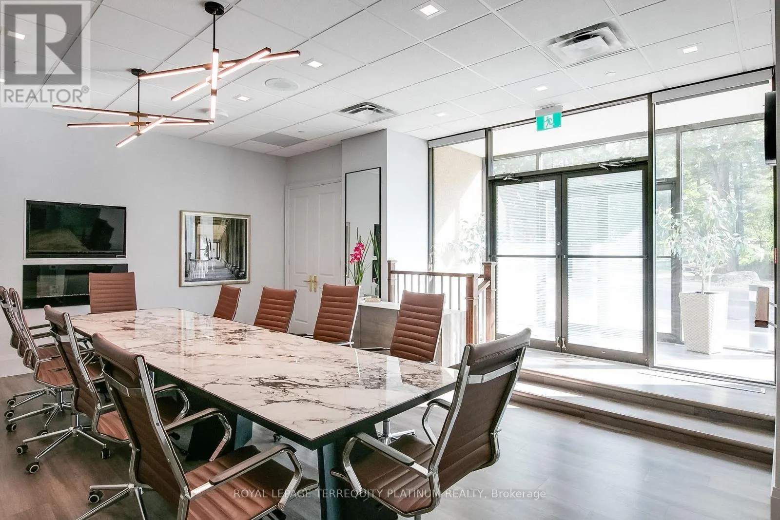 1202 - 3 CONCORDE PLACE