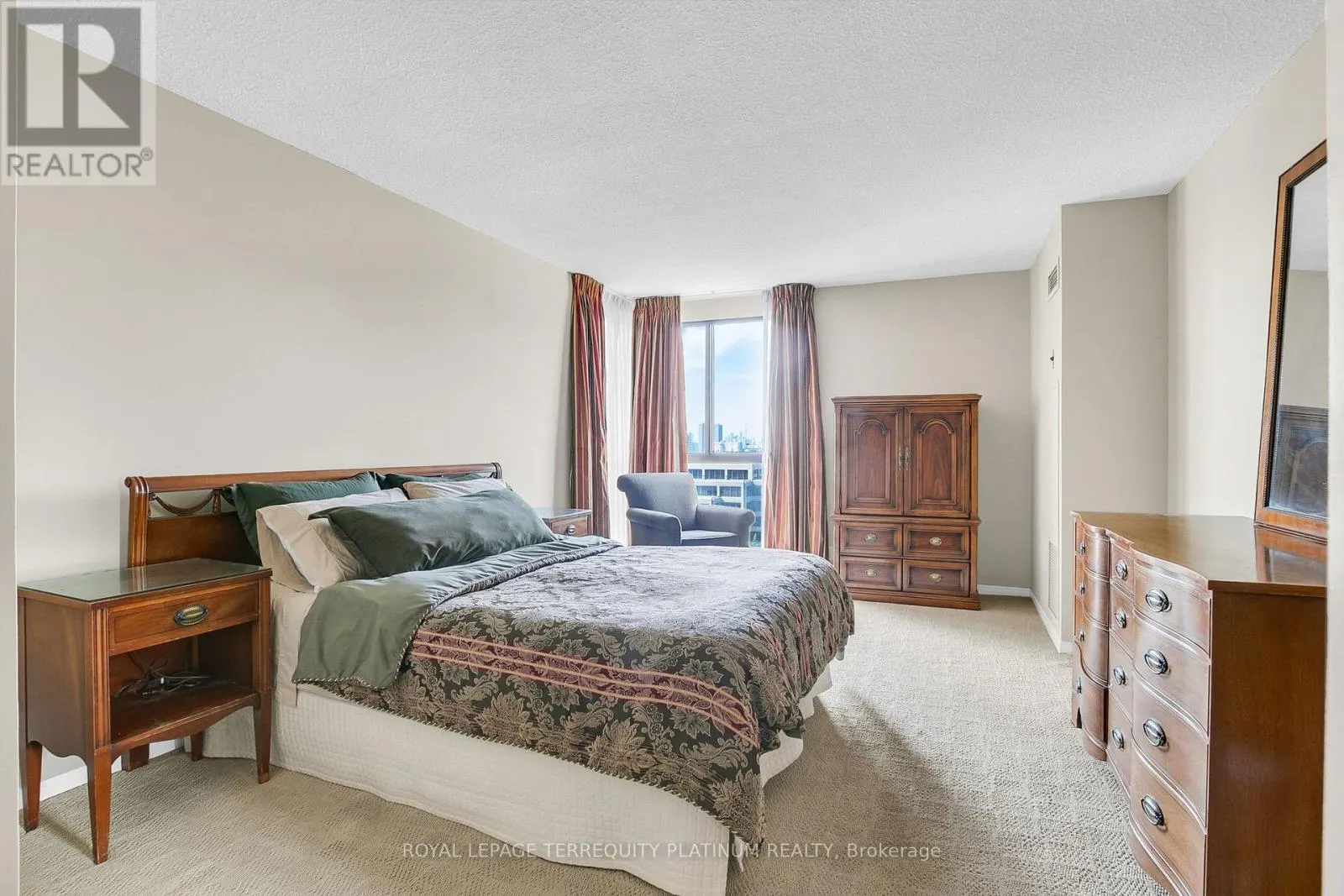 1202 - 3 CONCORDE PLACE