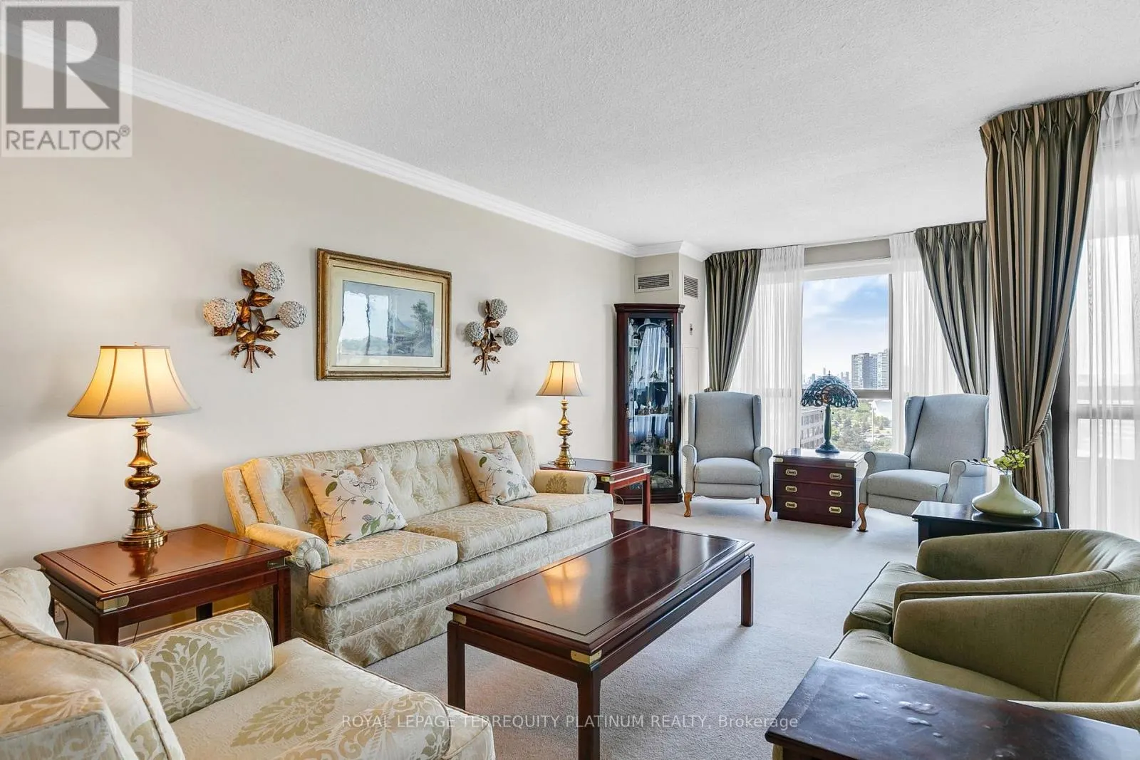 1202 - 3 CONCORDE PLACE