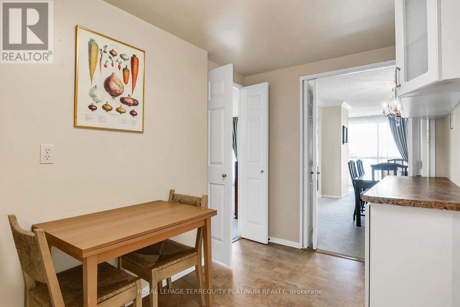 1202 - 3 CONCORDE PLACE