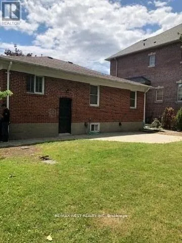 BSMNT - 54 CODSELL AVENUE