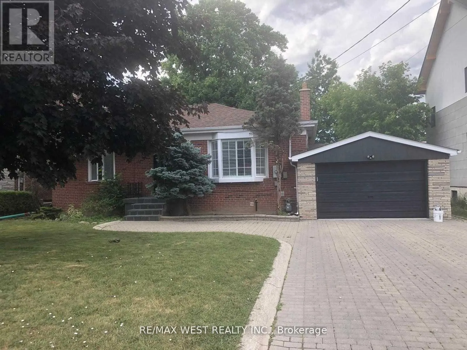BSMNT - 54 CODSELL AVENUE
