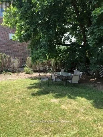 BSMNT - 54 CODSELL AVENUE