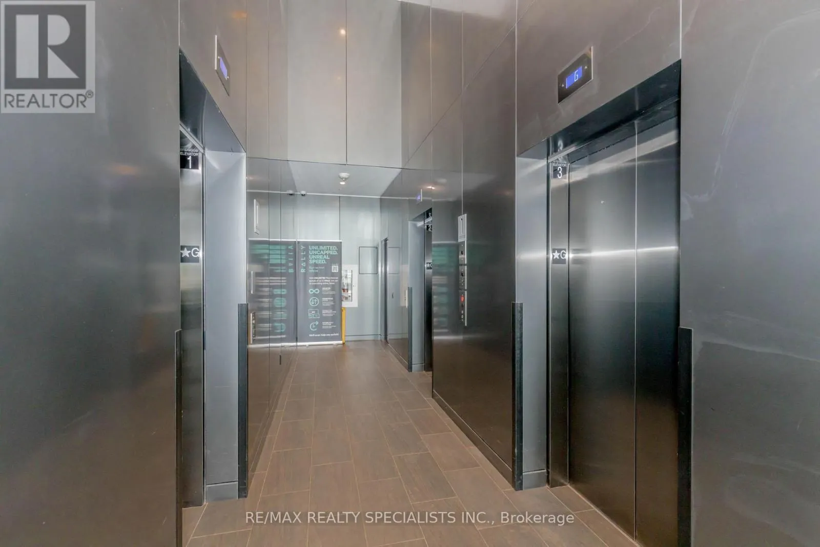 1705 - 576 FRONT STREET W