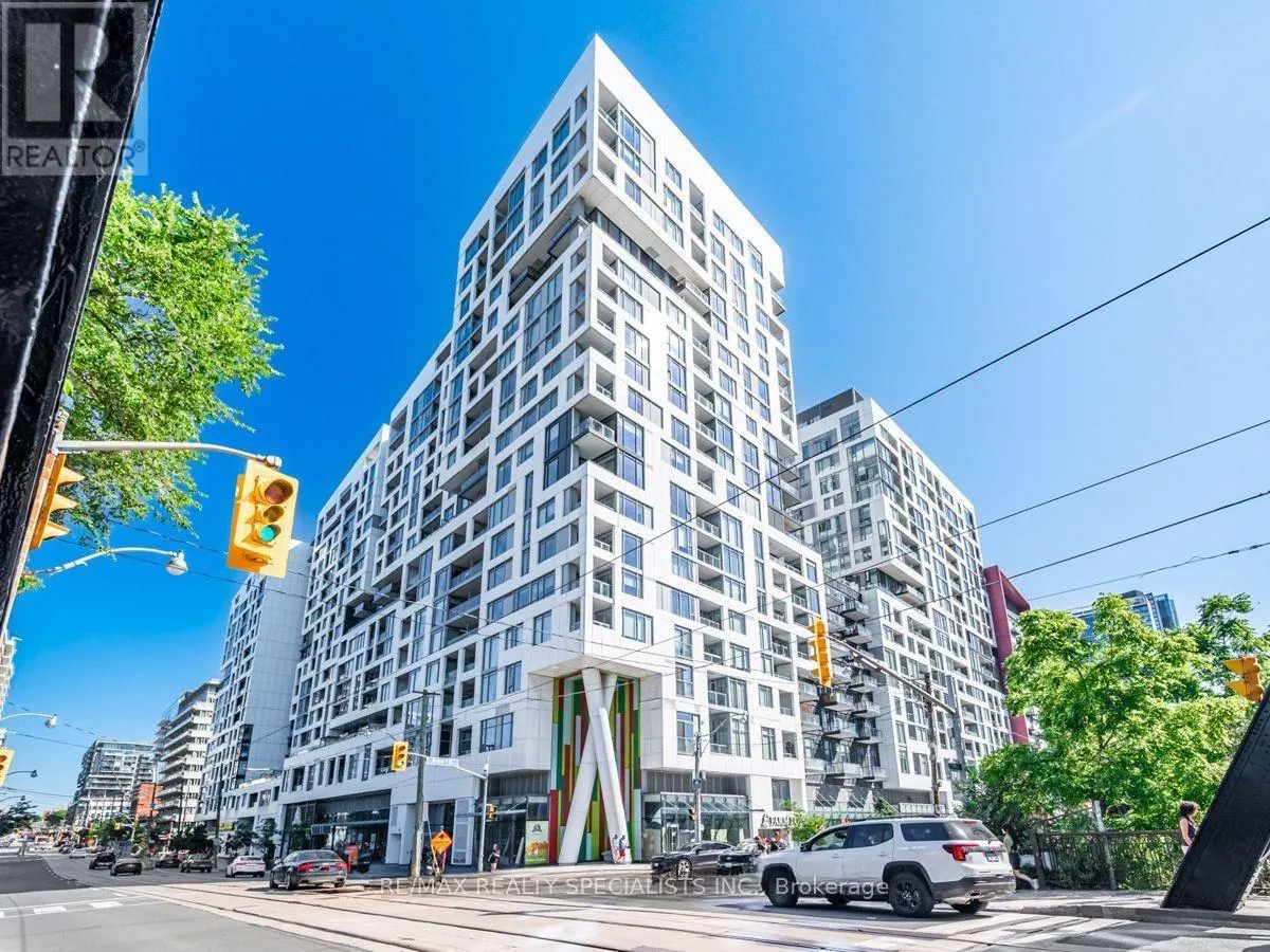 1705 - 576 FRONT STREET W