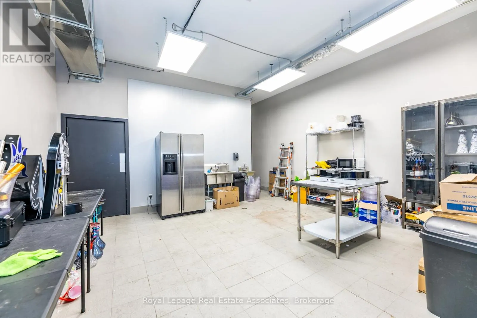 560 QUEEN STREET W