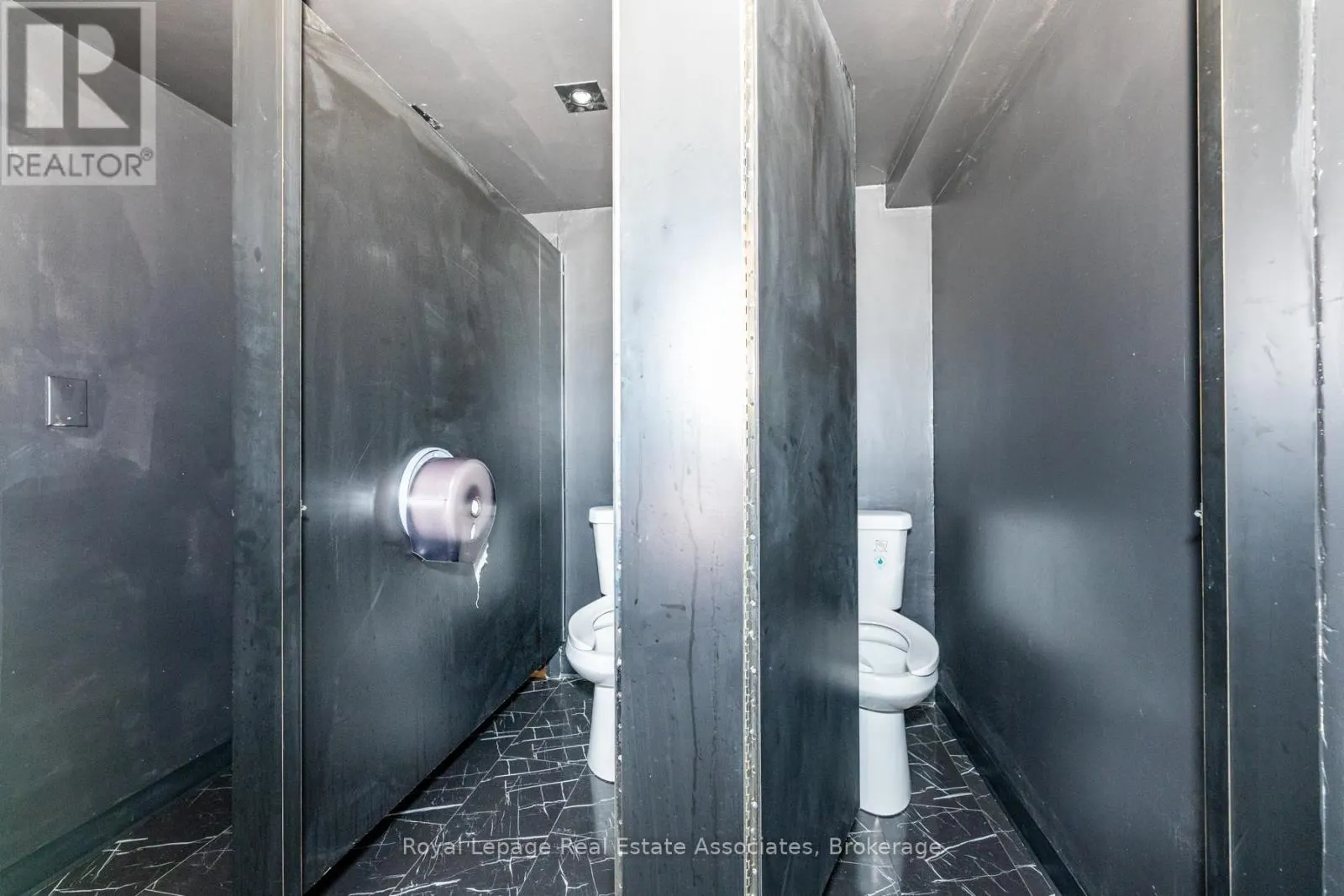 560 QUEEN STREET W
