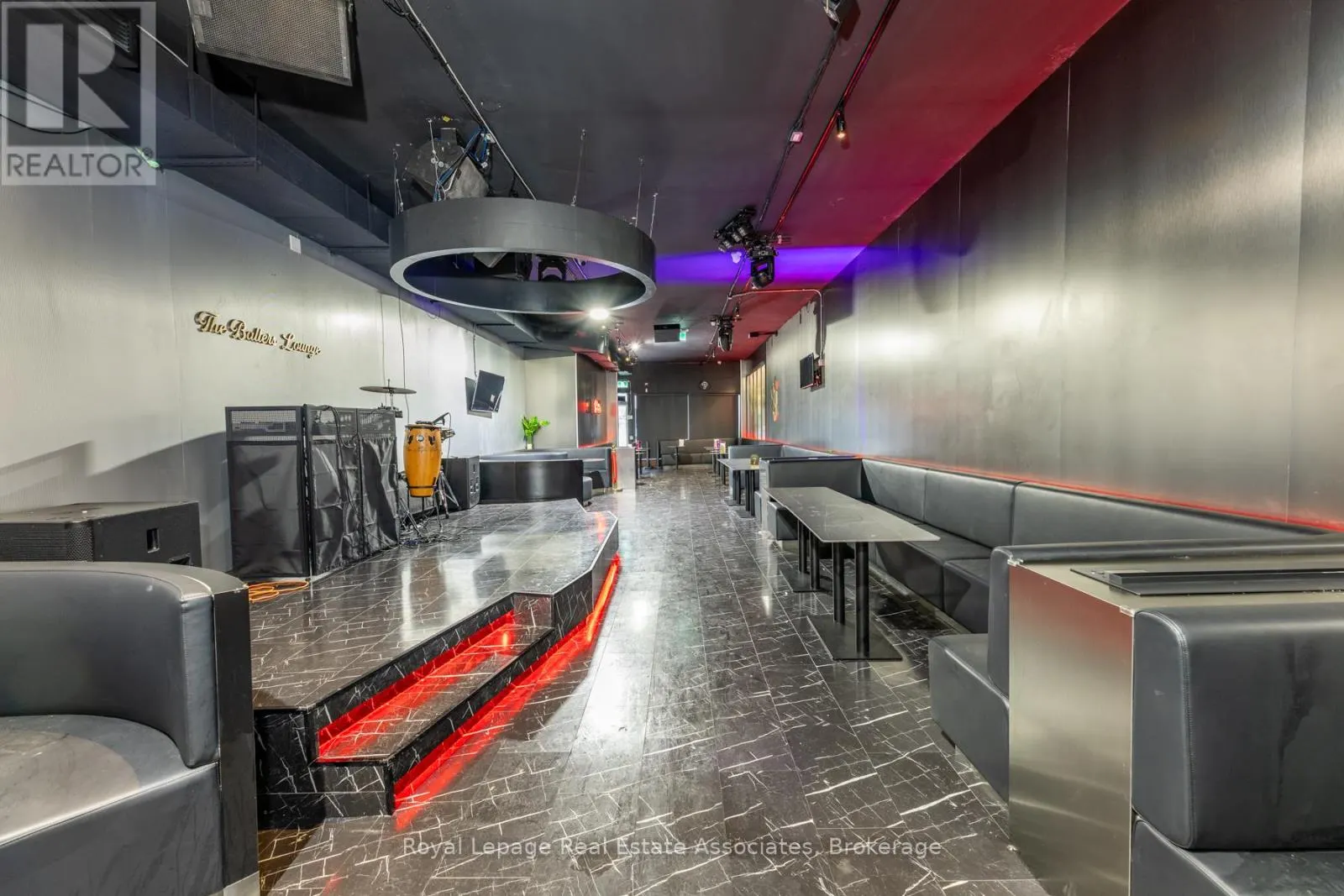560 QUEEN STREET W