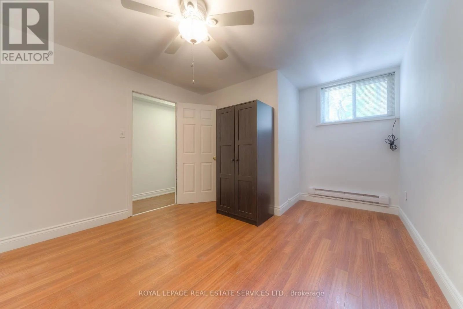 1391 DUNDAS STREET W