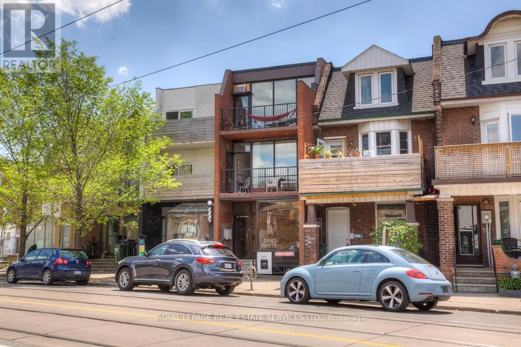 1391 DUNDAS STREET W