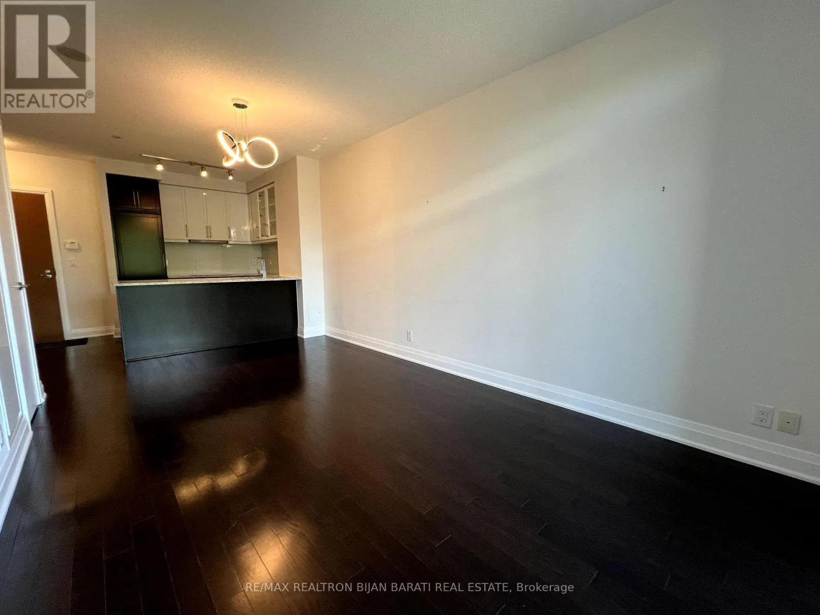 502 - 21 CLAIRTRELL ROAD