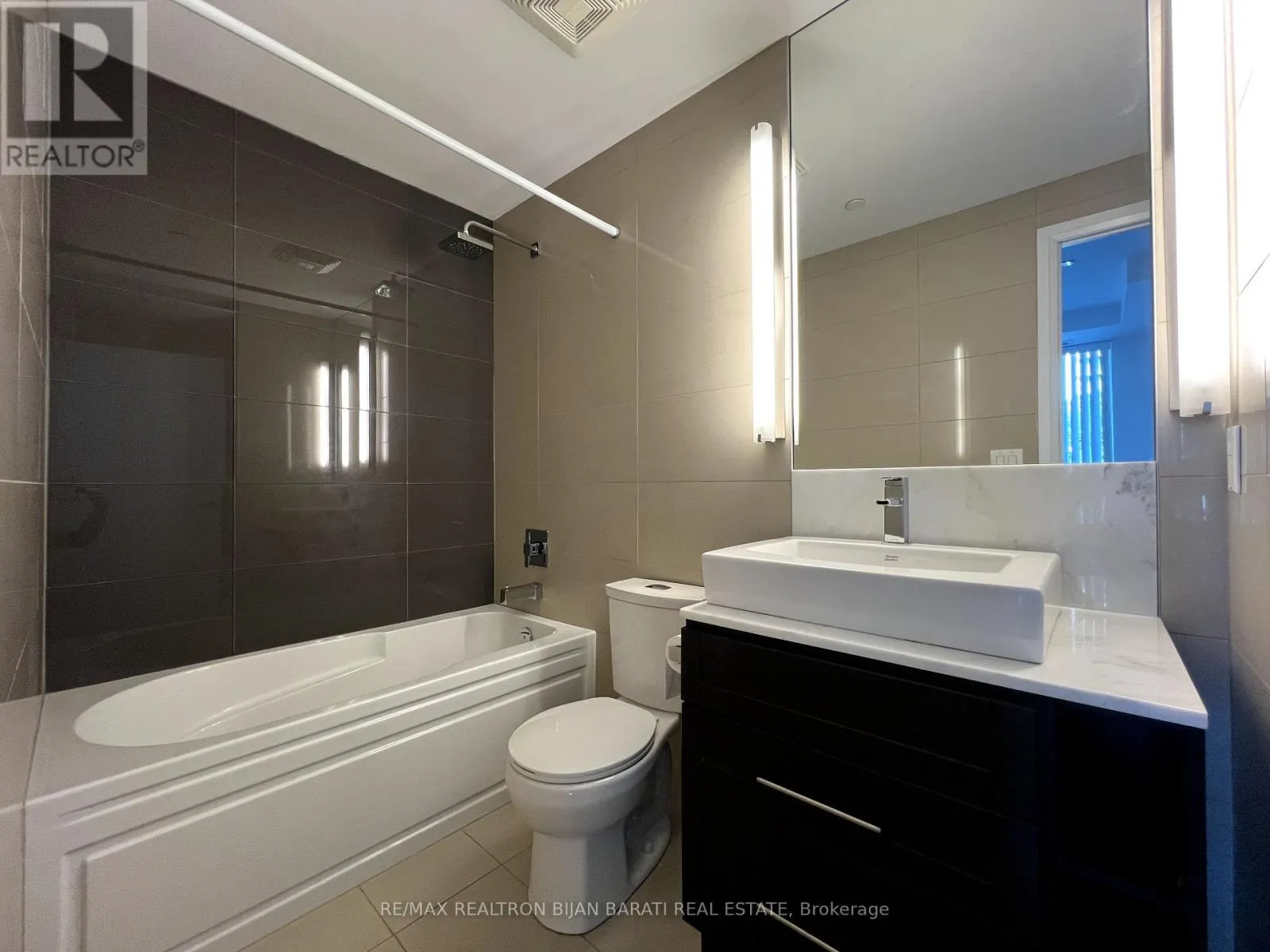 502 - 21 CLAIRTRELL ROAD