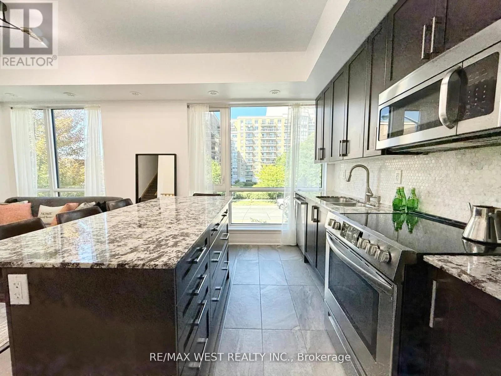 310 - 639 LAWRENCE AVENUE W