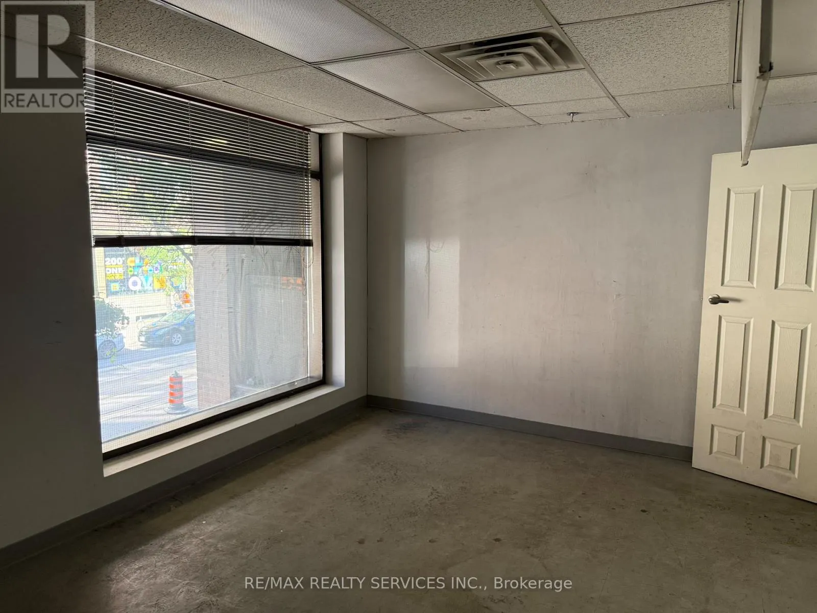 201 KING ST STREET E
