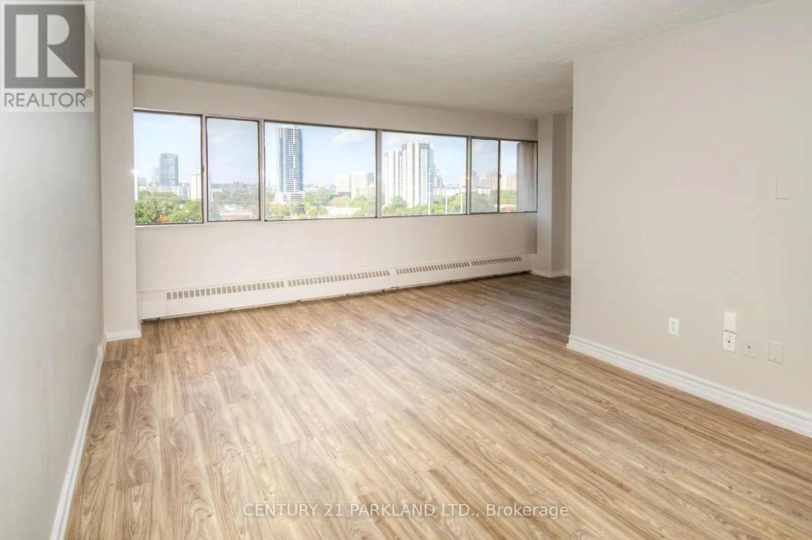 1409 - 10 SUNNY GLENWAY