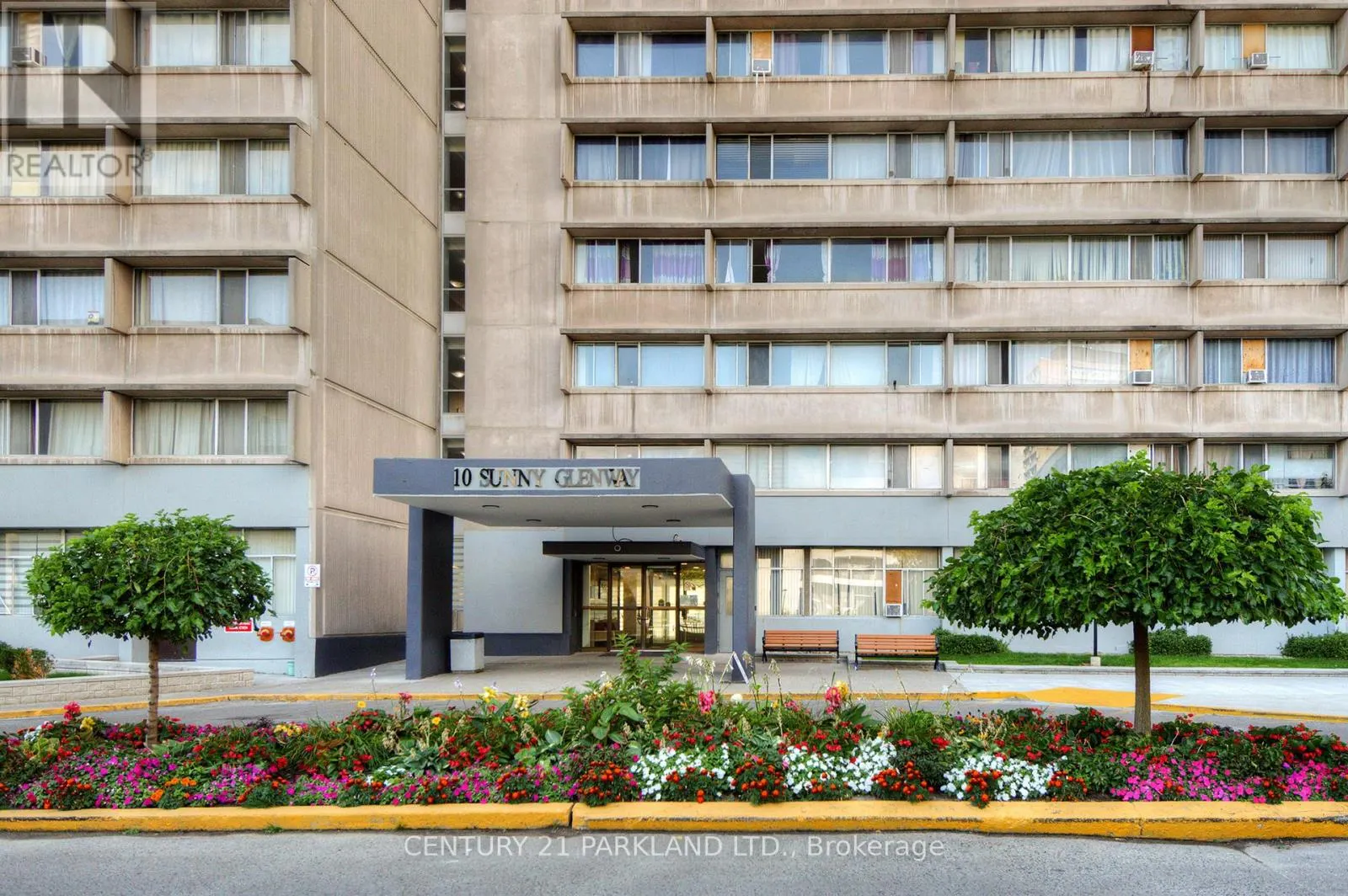 1409 - 10 SUNNY GLENWAY
