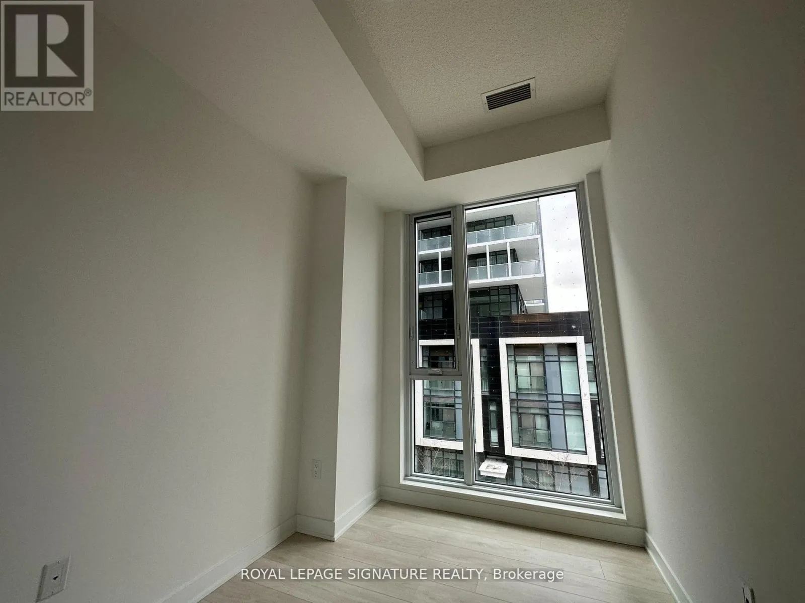 322 - 35 TUBMAN AVENUE