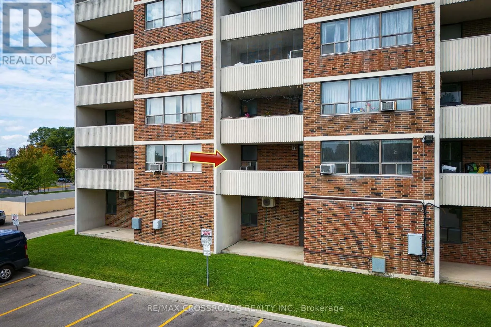 210 - 25 SUNRISE AVENUE