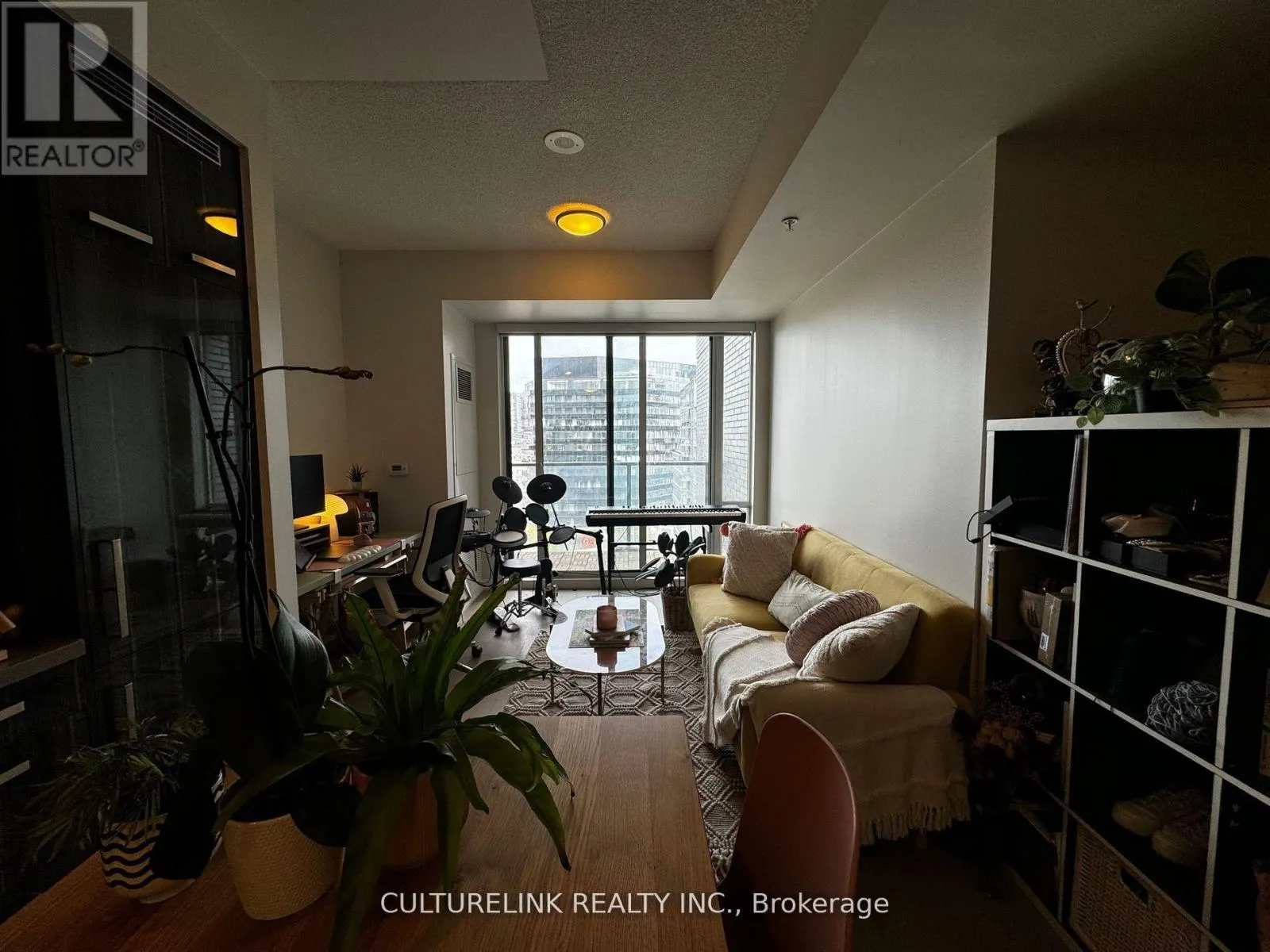 S915 - 120 BAYVIEW AVENUE