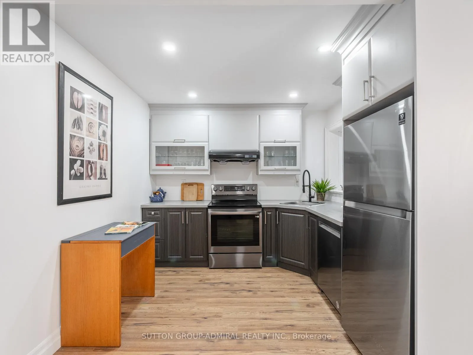 759 EGLINTON AVENUE E