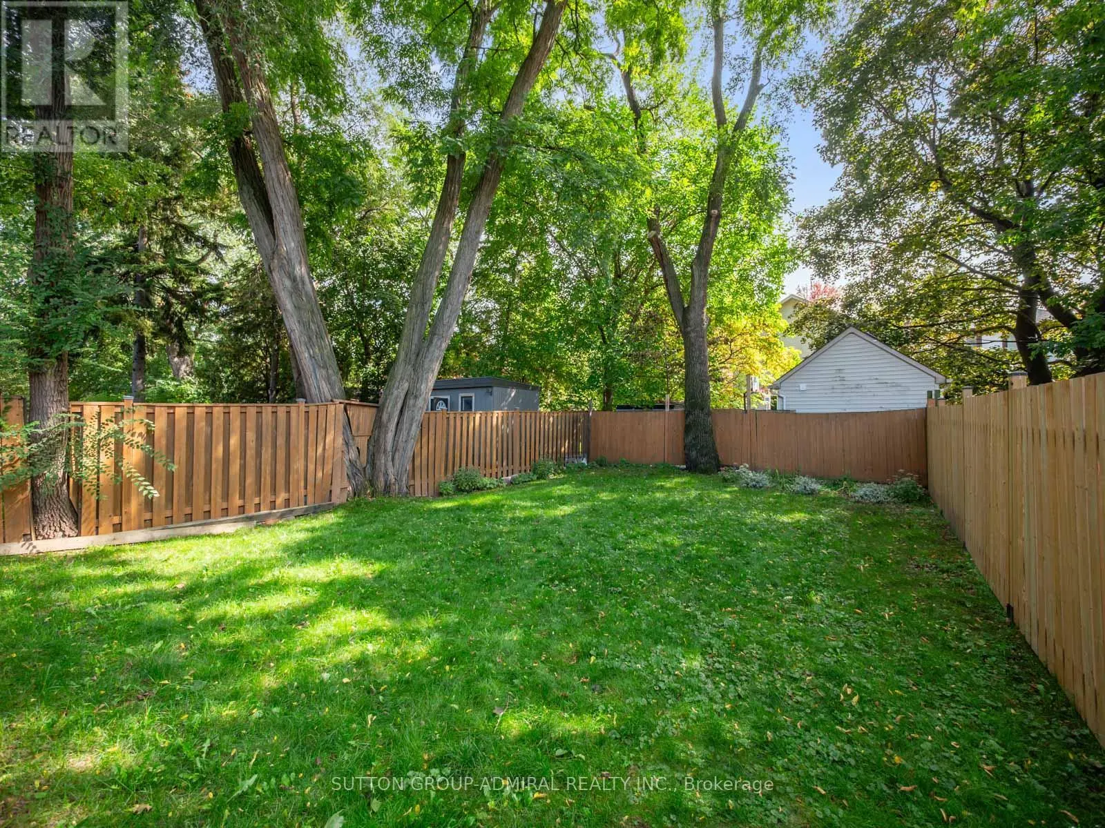 759 EGLINTON AVENUE E