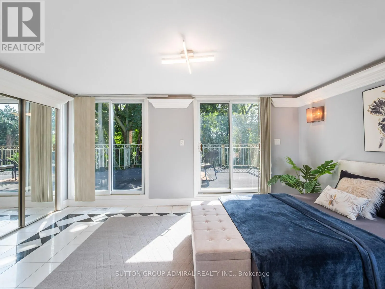 759 EGLINTON AVENUE E
