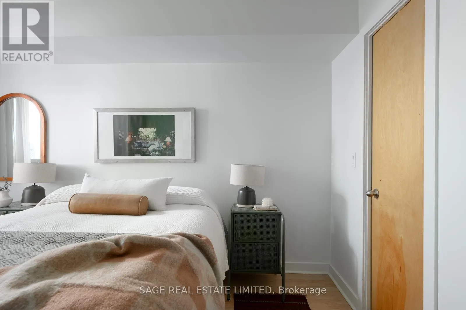1403 - 255 RICHMOND STREET E