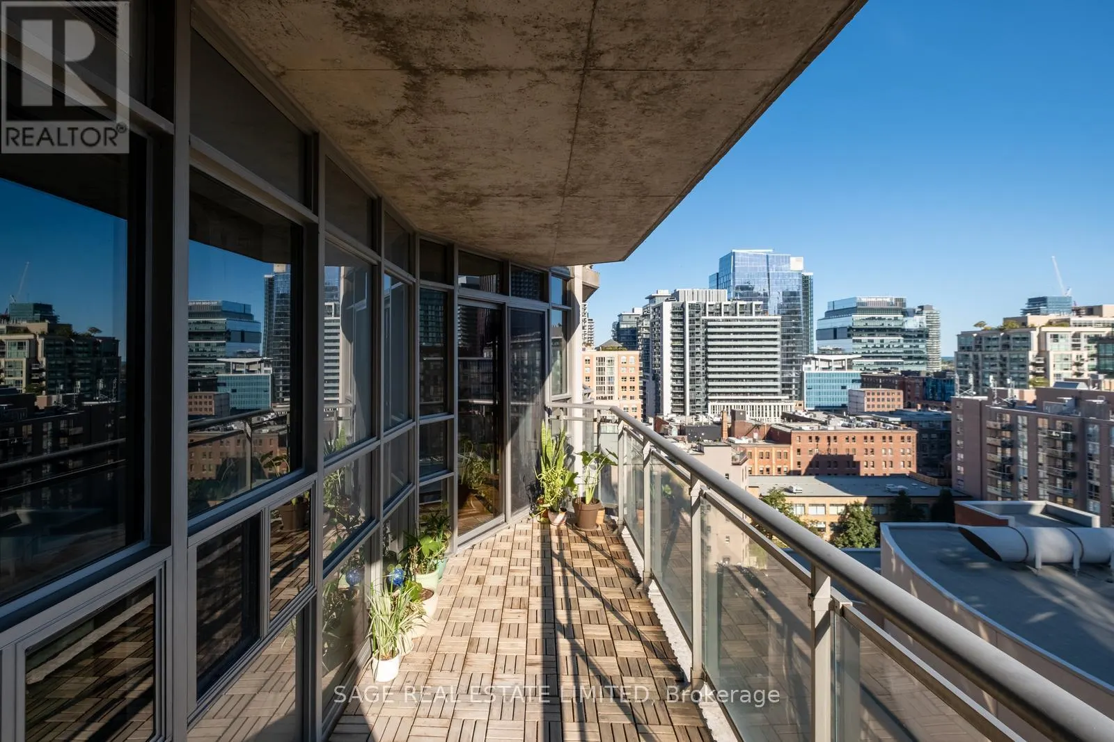 1403 - 255 RICHMOND STREET E