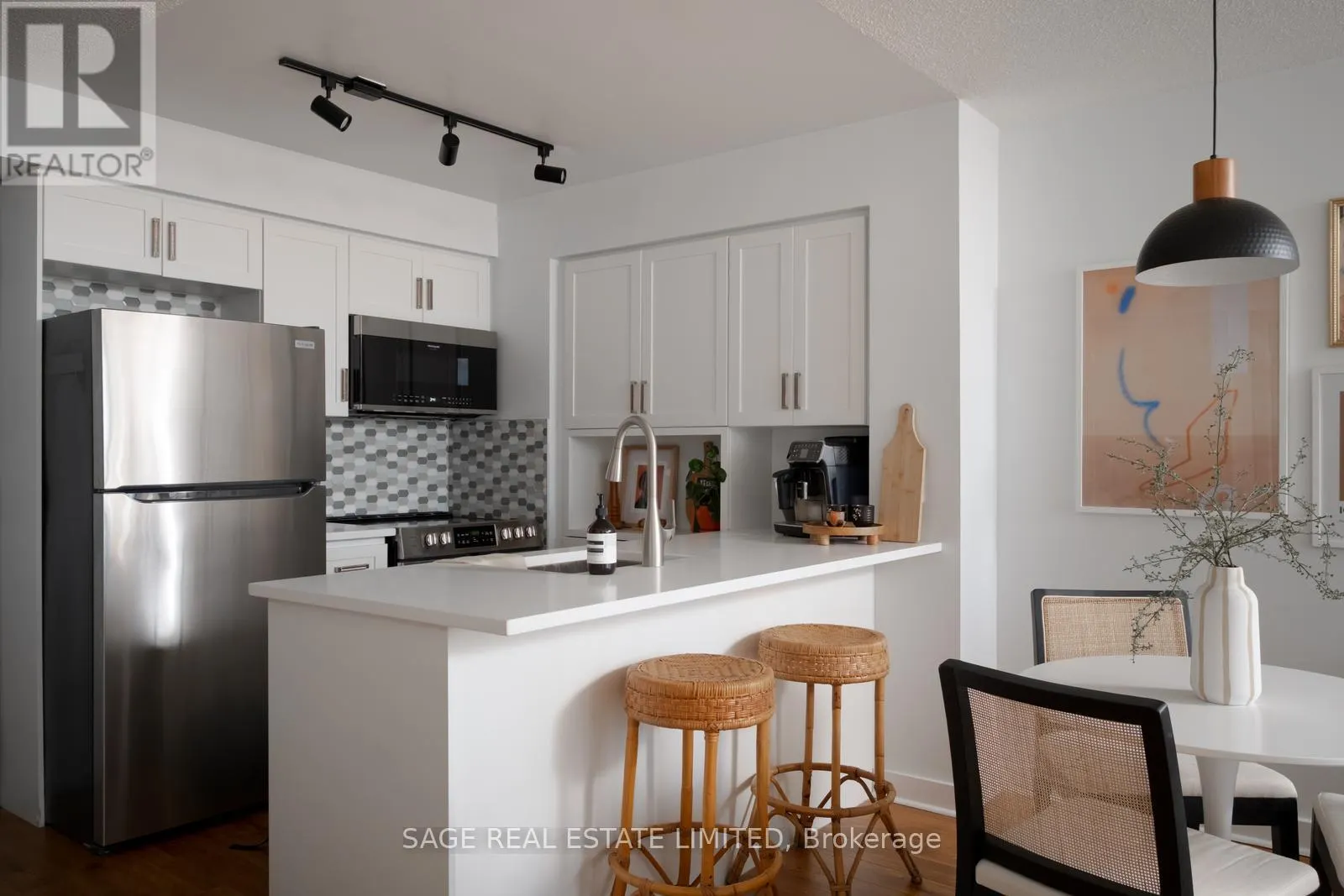 1403 - 255 RICHMOND STREET E