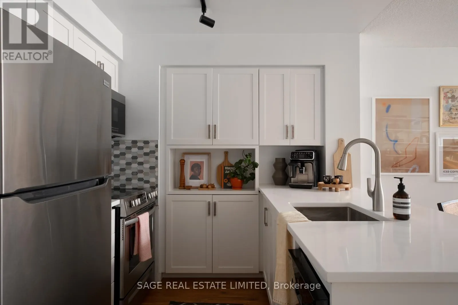 1403 - 255 RICHMOND STREET E