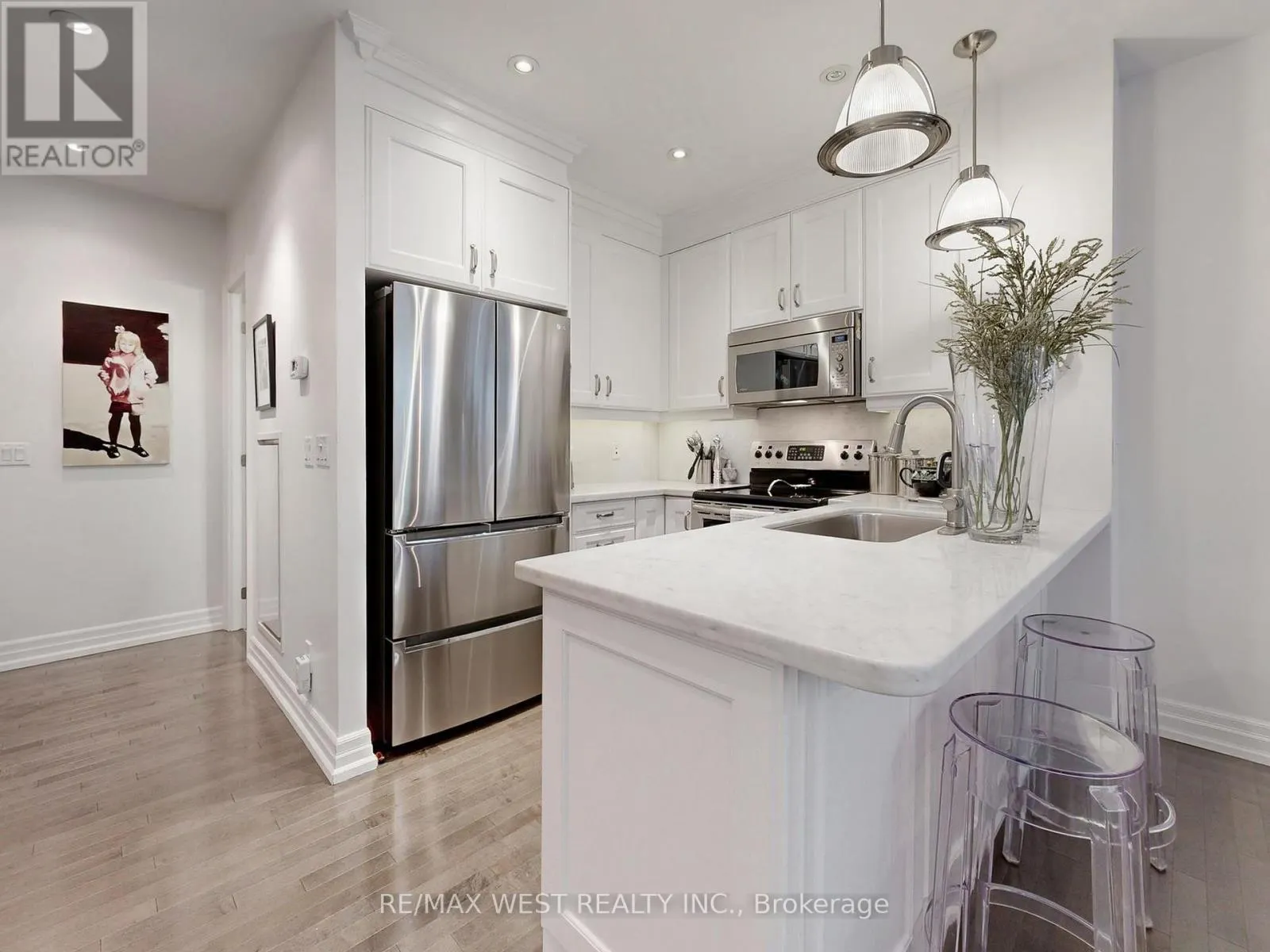 TH 14 - 20 BURKEBROOK PLACE