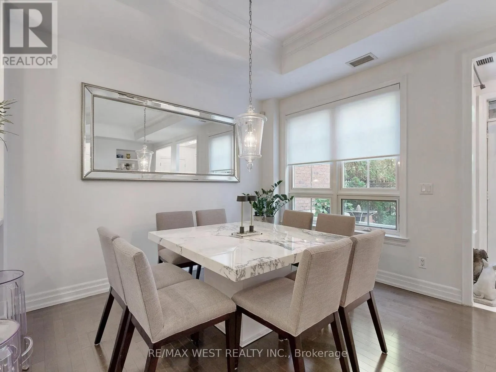 TH 14 - 20 BURKEBROOK PLACE