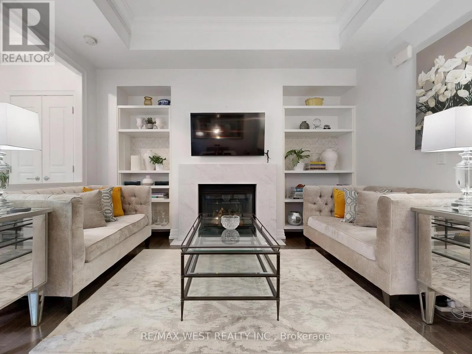 TH 14 - 20 BURKEBROOK PLACE