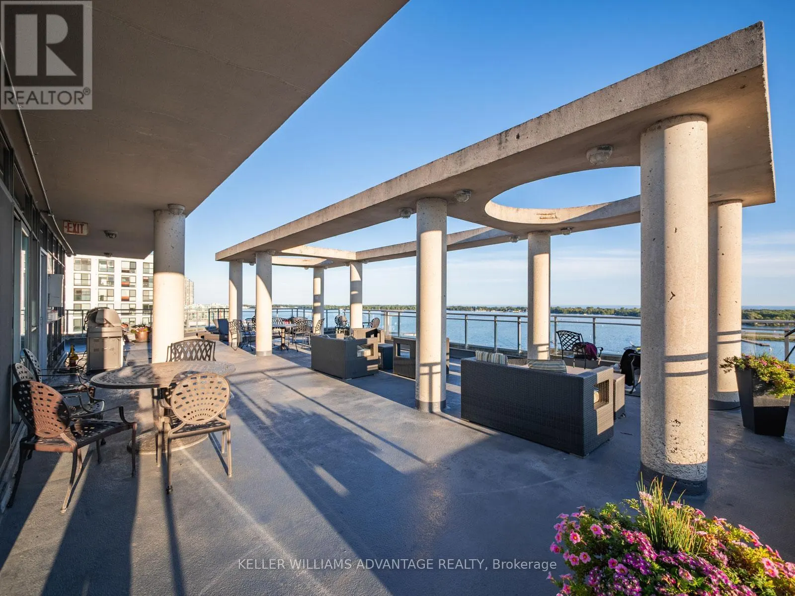 UPH3 - 410 QUEENS QUAY W