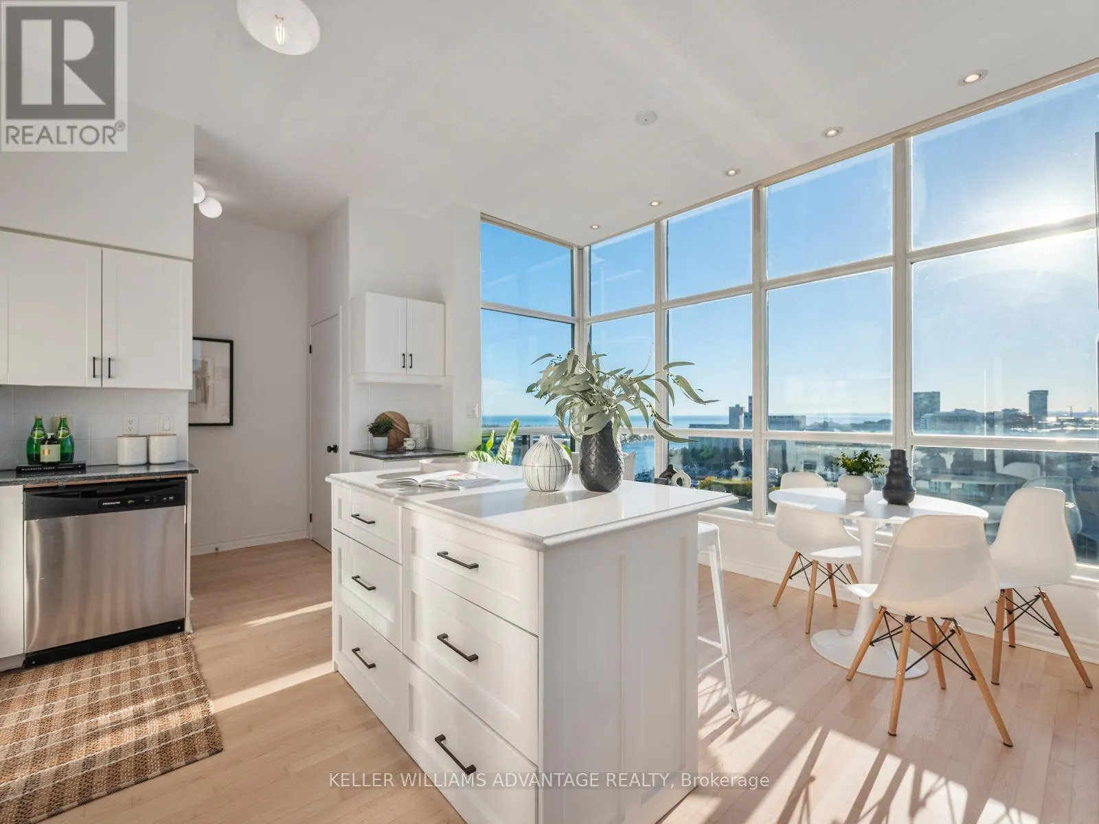 UPH3 - 410 QUEENS QUAY W