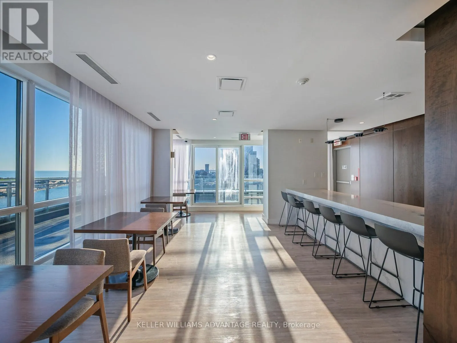 UPH3 - 410 QUEENS QUAY W