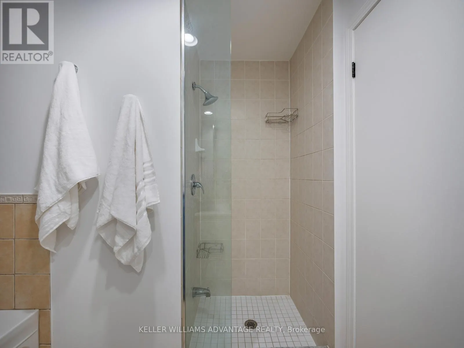 UPH3 - 410 QUEENS QUAY W